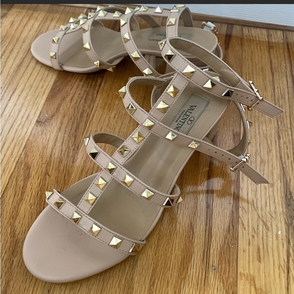 Valentino Garavani dupes